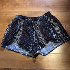 Patterned flowy shorts